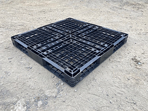 中古パレット 中古パレット（プラ）<span>1.1×1.1（両面約110㎜厚）</span>