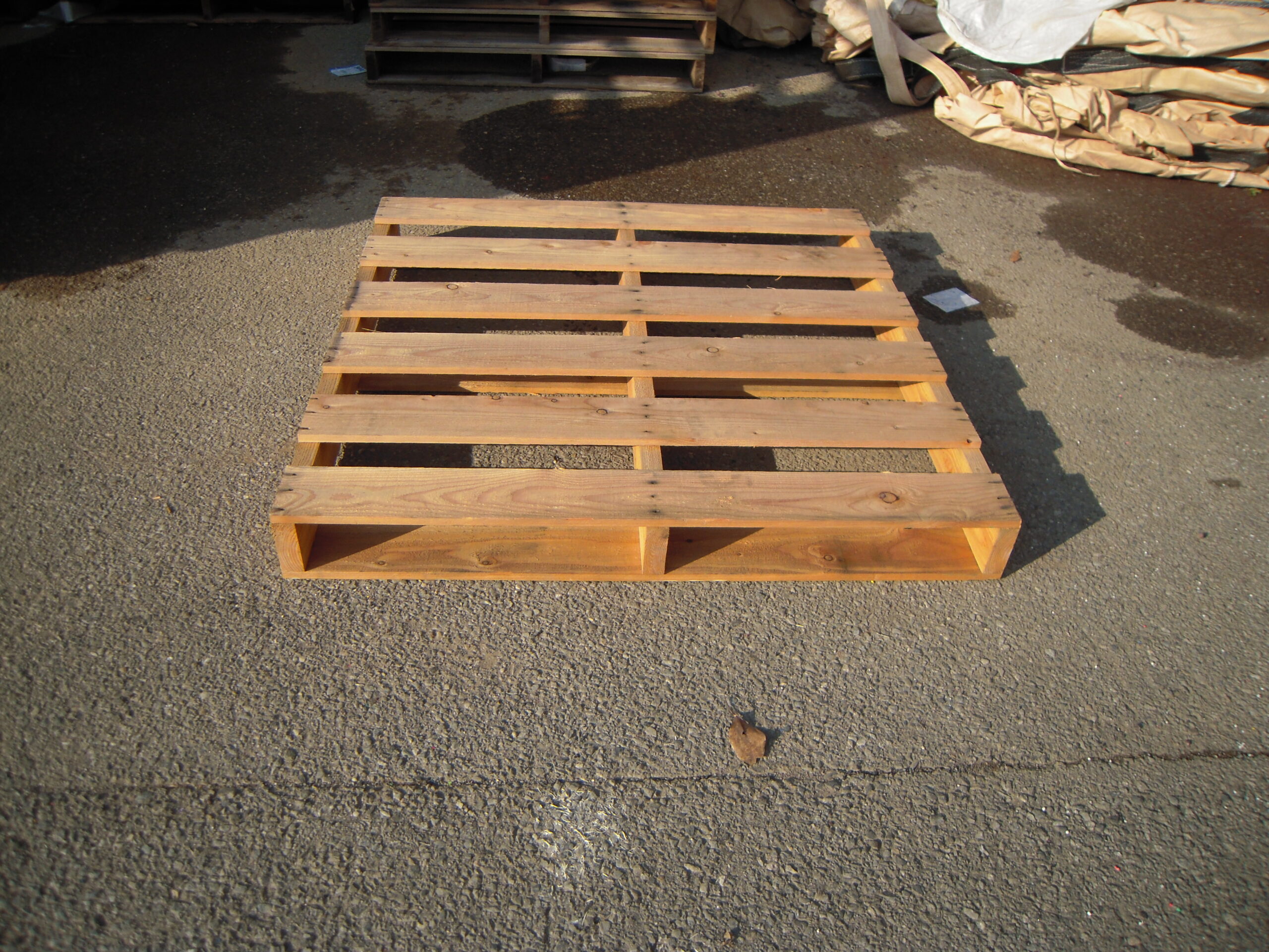 中古パレット 中古パレット（木製）<span>1.15×1.15</span>